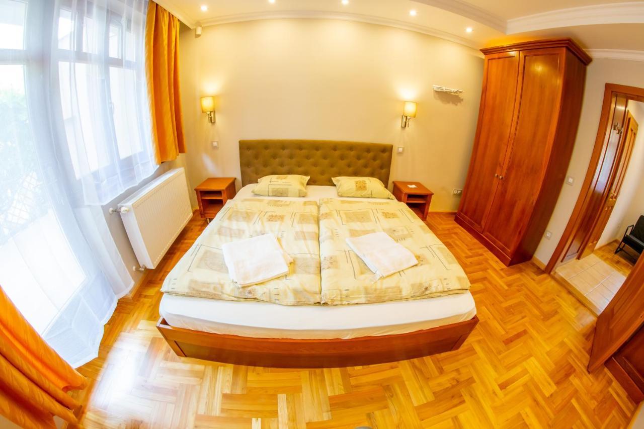 Aranykert Vendeghaz Otel Eğri Dış mekan fotoğraf