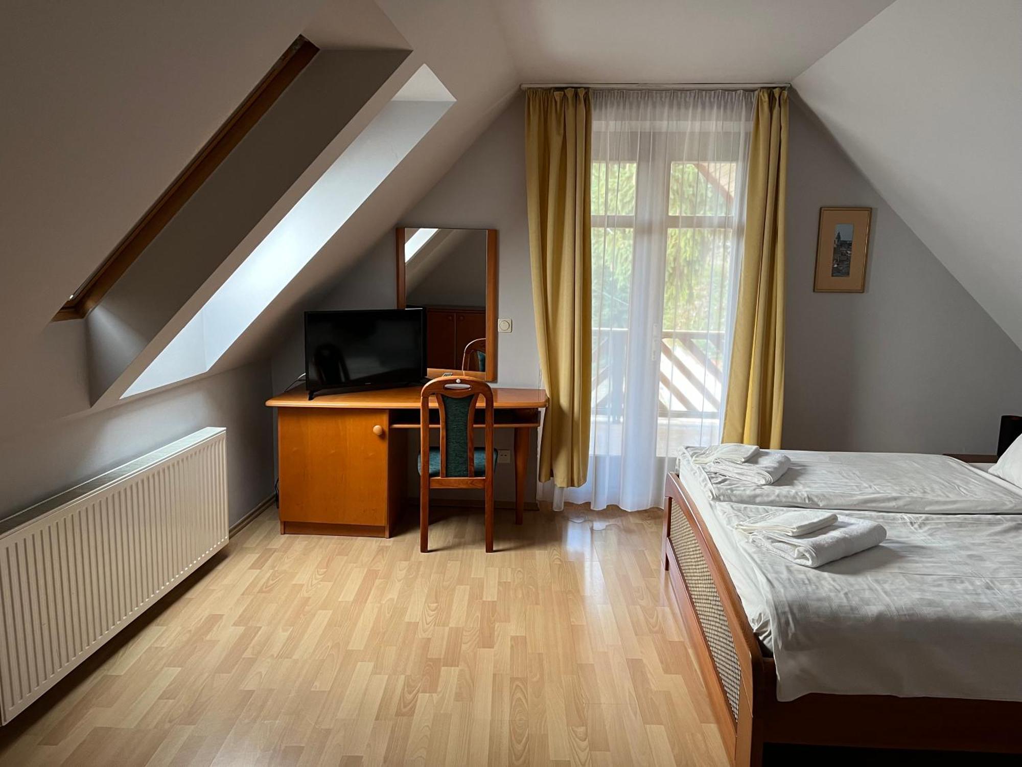 Aranykert Vendeghaz Otel Eğri Dış mekan fotoğraf