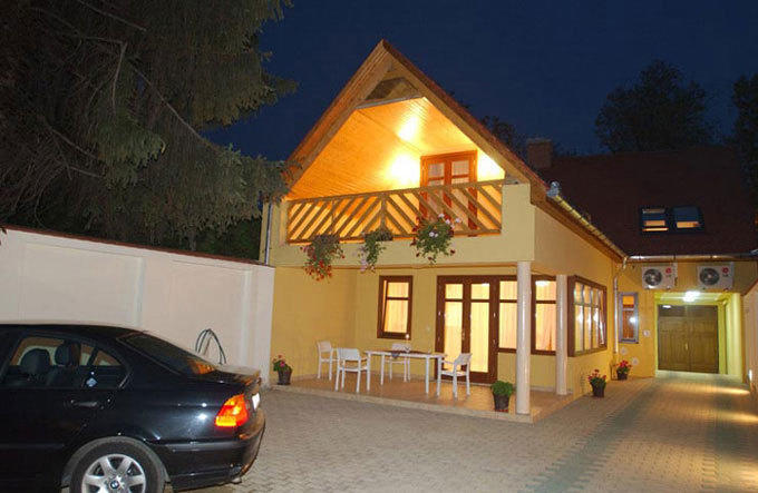 Aranykert Vendeghaz Otel Eğri Dış mekan fotoğraf